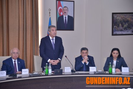 Dövlət Suverenliyi Gününə həsr olunmuş dəyirmi masa keçirildi