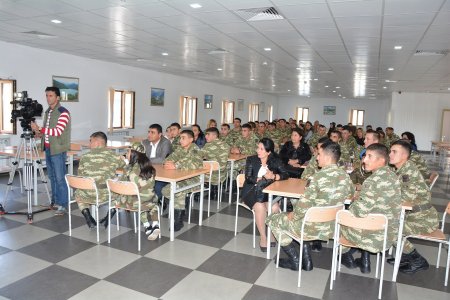 Cəbhə bölgəsinin neftçalalı qonaqları - 