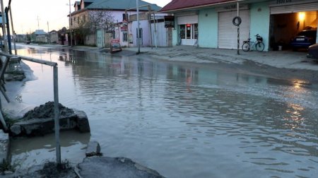 Yerli icra strukturlarının biganəliyi nəticəsində Ramana-Maştağa yolu sıradan çıxır - 