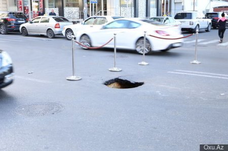 Bakının mərkəzində yol çökdü - 