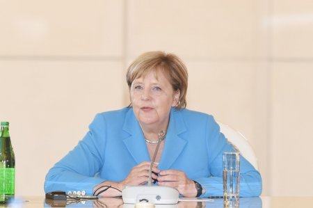 İlham Əliyev və Angela Merkel iş adamları ilə görüşüblər — 