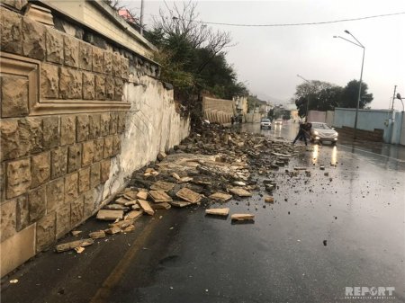 Bakıda daha bir ərazidə sürüşmə olub, istinad divarı uçub - 