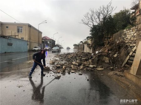 Bakıda daha bir ərazidə sürüşmə olub, istinad divarı uçub - 