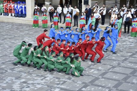 Abşeronda Dövlət Bayrağı Günü münasibətilə ümumrayon bayramı keçirildi