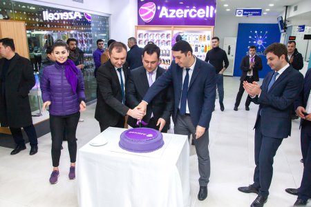 Azercell-in yeni konseptli xidmət mərkəzi indi  Bakı Beynəlxalq Avtovağzalında