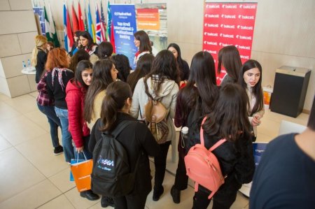 Bakcell ADA Universitetində keçirilmiş karyera yarmarkasına qatılıb