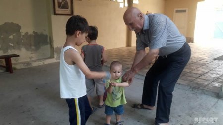 Bakıdan Qubaya köçən 84 yaşlı aktyor: "Əbülfəs Qarayev deyib ki, Məcnun Hacıbəyovu tanımıram" - 