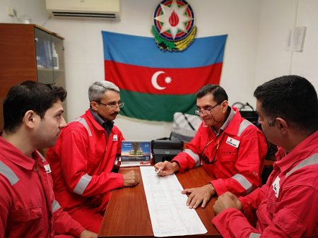 SOCAR AQŞ "Qərbi Abşeron” yatağında unikal geoloji tədqiqat işləri aparıb