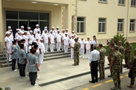 Müdafiə naziri cəbhəboyu zonada yeni tikilən hərbi hospitalın açılışında olub