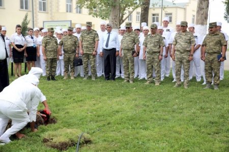 Müdafiə naziri cəbhəboyu zonada yeni tikilən hərbi hospitalın açılışında olub