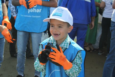 Beynəlxalq Sahilyanı Təmizlik Günü ilə əlaqədar təmizlik aksiyası təşkil olunub (FOTO)