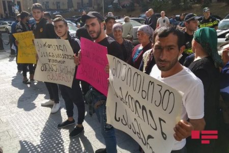 Gürcüstanda yaşayan azərbaycanlılar Tbilisidə etiraz aksiyası keçiriblər - 