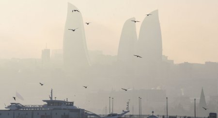 Bakını qatı duman bürüməsinin səbəbləri açıqlanıb