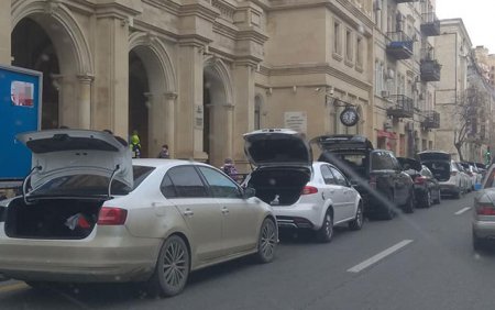 Bakıda sürücülər cərimələnməmək üçün bu yolu seçdilər -