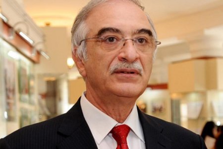 Polad Bülbüloğlu 75 ildən sonra döyüşçü övladını atasının məzarı üstünə apardı -