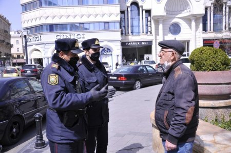 Bakıda polis bütün küçələrdə əhaliyə xəbərdarlıqlar edir