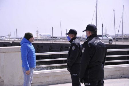 Bakıda polis bütün küçələrdə əhaliyə xəbərdarlıqlar edir