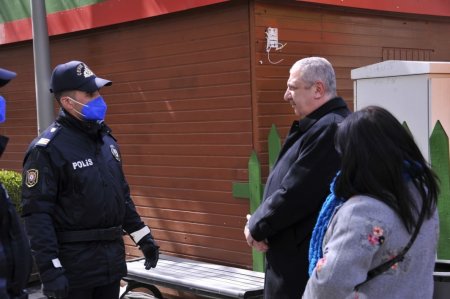 Bakıda polis bütün küçələrdə əhaliyə xəbərdarlıqlar edir