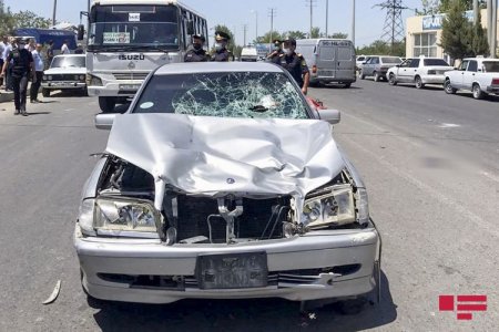 Sabirabadda baş həkimin oğlu avtomobillə 2 nəfəri vuraraq öldürüb - 