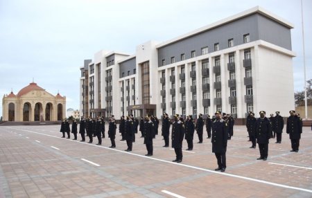 Nazir yeni rəisi kollektivə təqdim etdi 