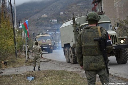 Azərbaycan hərbçiləri Laçın şəhərini bayraqla bəzədi