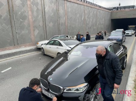 Bakıda "AA" seriyalı avtomobil qəza törətdi - 