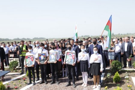 Şəhid Elgiz Abbaslının doğum günündə  "Şəhidlər Unudulmur" abidə kompleksinin açılış mərasimi olub