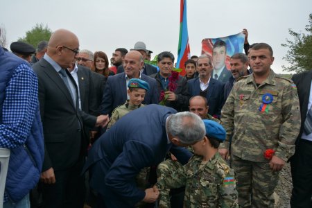 Tərtər rayonunun Qaradağlı kəndində şəhidin xatirəsinə inşa olunmuş bulağın açılışı olub