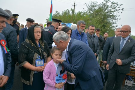 Tərtər rayonunun Qaradağlı kəndində şəhidin xatirəsinə inşa olunmuş bulağın açılışı olub