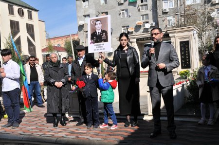 Abşeronda şəhid Fərid Məmmədovun xatirəsinə ucaldılan abidə-bulaq kompleksinin açılışı olub, il mərasimi keçirilib