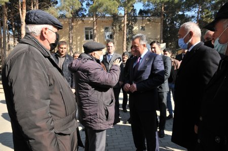 İcra başçısı Ceyranbatanda şəhid məzarlarını ziyarət etdi 