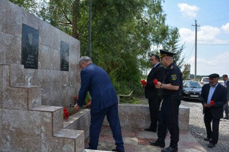 İcra başçısı kəndə sakinlərlə görüşə getdi 