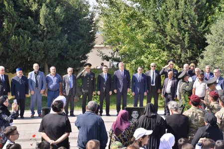 "27 sentyabr - Anım Günü Qaradağda şəhidlərin məzarları ziyarət olundu 