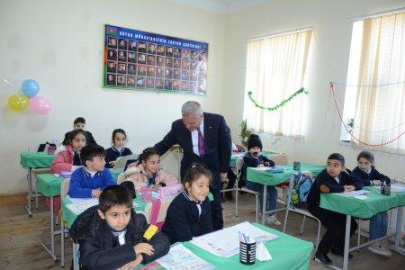 İcra başçısı Seydimli kənd tam orta məktəbində mövcud şəraitlə tanış olub