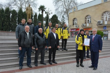 Tərtərdə avtomobil yolları işçilərinin peşə bayramı qeyd olunub