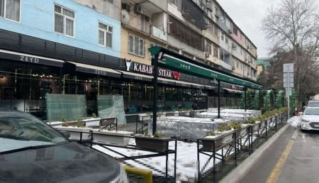 “Zeyd” restoranı Bakının mərkəzində səkini belə zəbt edib - 