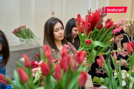 “Bakcell” jurnalist xanımları 8 Mart münasibətilə təbrik edib