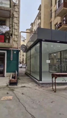 AAAF Parkda yolu bağlayıb, mağaza tikdilər -