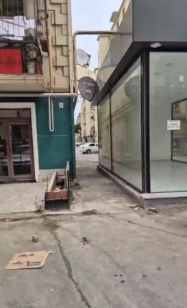 AAAF Parkda yolu bağlayıb, mağaza tikdilər - AAAF Parkda yolu bağlayıb, mağaza tikdilər -