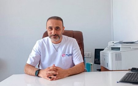 Maşınından və evindən silah tapılan həkim həbs edilib - 