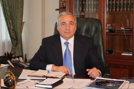 Xəlilovun da ofisinə basqın etdilər 