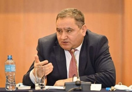 Etibar Əliyev təhsil eksperti statusundan imtina etdi