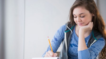 Bu universitetlər tələbələrə əlavə təqaüd verir (SİYAHI)