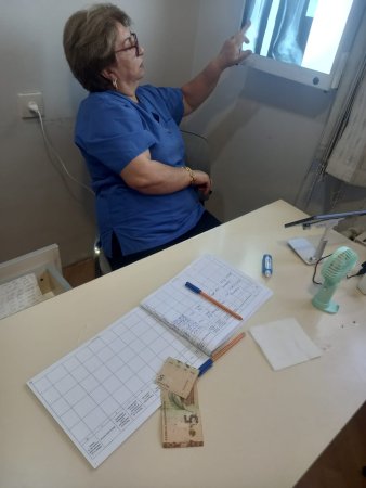 Bura bazardır ya dövlətin poliklinikası? Bura bazardır ya dövlətin poliklinikası?