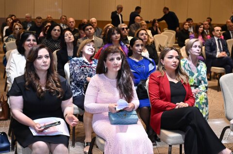 Aygün Əliyevanın Prezidentin sabiq mətbuat katibinə “dostluq sədaqəti” – Aygün Əliyevanın Prezidentin sabiq mətbuat katibinə “dostluq sədaqəti” –