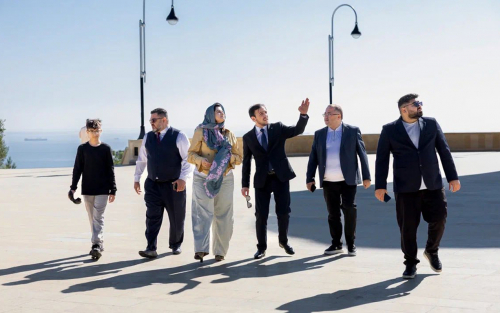 Rəsul Quliyevin ailəsi 30 ildən sonra Bakıda - Rəsul Quliyevin ailəsi 30 ildən sonra Bakıda -