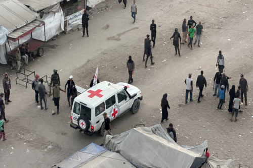 HAMAS 7 israilli girovu Beynəlxalq Qızıl Xaç Komitəsinə təhvil verib HAMAS 7 israilli girovu Beynəlxalq Qızıl Xaç Komitəsinə təhvil verib