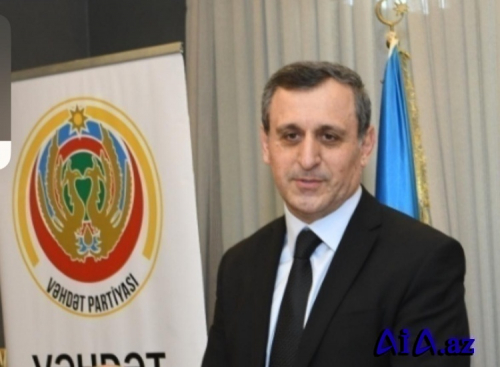 Adəm İsmayıl Bakuvi "Vəhdət" partiyasını satın alıb(?)! Adəm İsmayıl Bakuvi "Vəhdət" partiyasını satın alıb(?)!