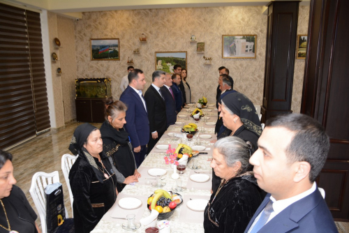 Rayon rəhbəri Nafatlanda müalicə alan şəhid ailələrini ziyarət edib Rayon rəhbəri Nafatlanda müalicə alan şəhid ailələrini ziyarət edib