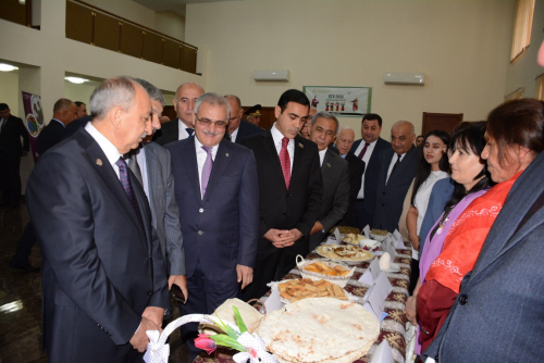 20 oktyabr 2025-ci il tarixdə-Beynəlxalq Kulinariya Günündə Tərtərdə “XIX Əsr İrəvan Mətbəxi” kitabının təqdimatı olub 20 oktyabr 2025-ci il tarixdə-Beynəlxalq Kulinariya Günündə Tərtərdə “XIX Əsr İrəvan Mətbəxi” kitabının təqdimatı olub